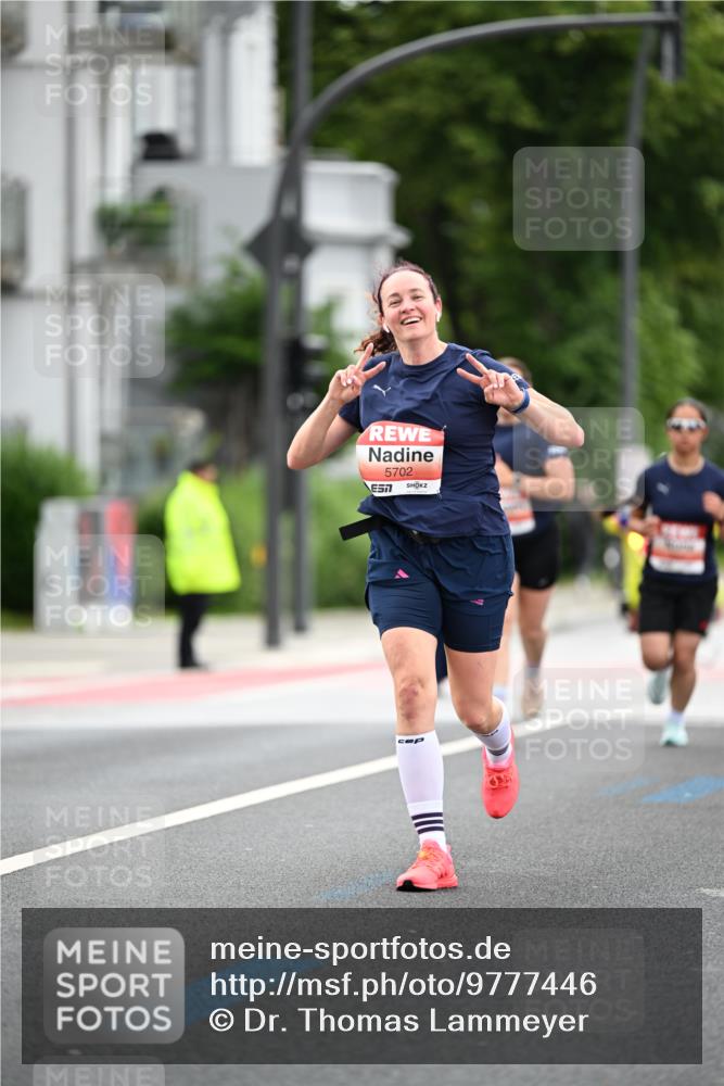 14.06.2026 - REWE Women's Run Dr. Thomas Lammeyer http://msf.ph/oto/9777446 14.06.2026 10:40:53 Laufen 5702, 7 meine-sportfotos.de