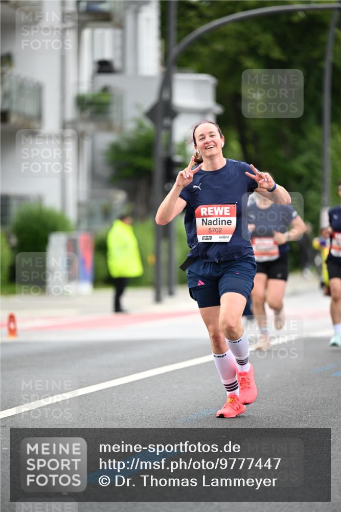 14.06.2026 - REWE Women's Run Dr. Thomas Lammeyer http://msf.ph/oto/9777447 14.06.2026 10:40:53 Laufen 5702, 57 meine-sportfotos.de