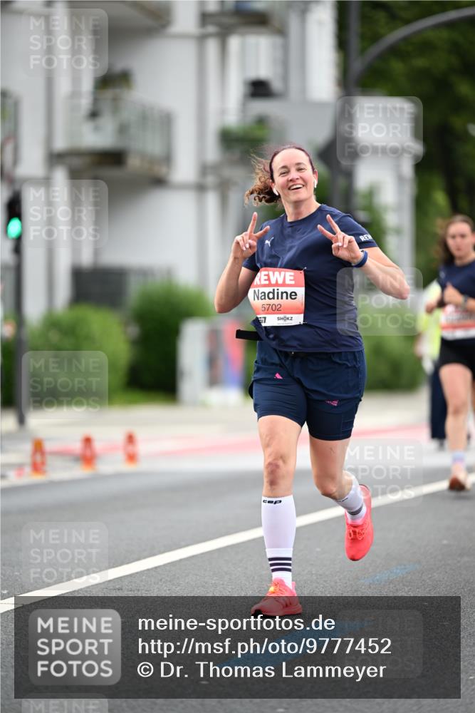14.06.2026 - REWE Women's Run Dr. Thomas Lammeyer http://msf.ph/oto/9777452 14.06.2026 10:40:54 Laufen 5702 meine-sportfotos.de