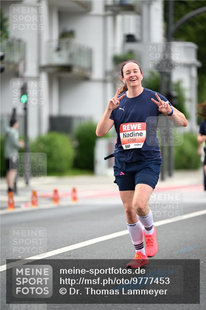 14.06.2026 - REWE Women's Run Dr. Thomas Lammeyer http://msf.ph/oto/9777453 14.06.2026 10:40:54 Laufen 5702, 657 meine-sportfotos.de