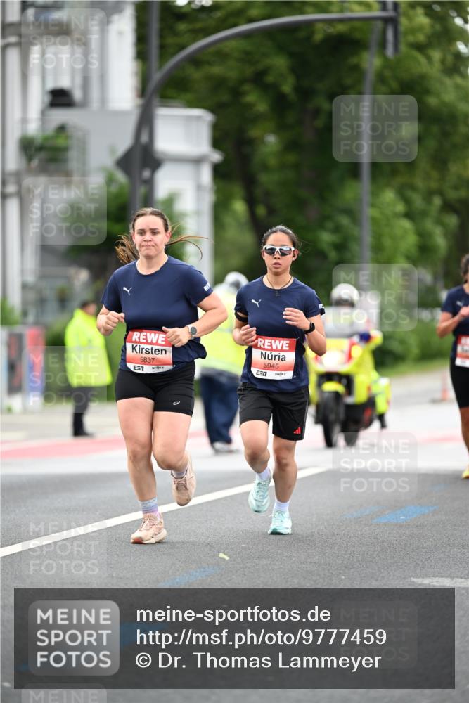 14.06.2026 - REWE Women's Run Dr. Thomas Lammeyer http://msf.ph/oto/9777459 14.06.2026 10:40:55 Laufen 5837, 5945, 57 meine-sportfotos.de
