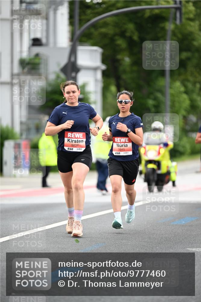 14.06.2026 - REWE Women's Run Dr. Thomas Lammeyer http://msf.ph/oto/9777460 14.06.2026 10:40:55 Laufen 5837, 5945, 7 meine-sportfotos.de