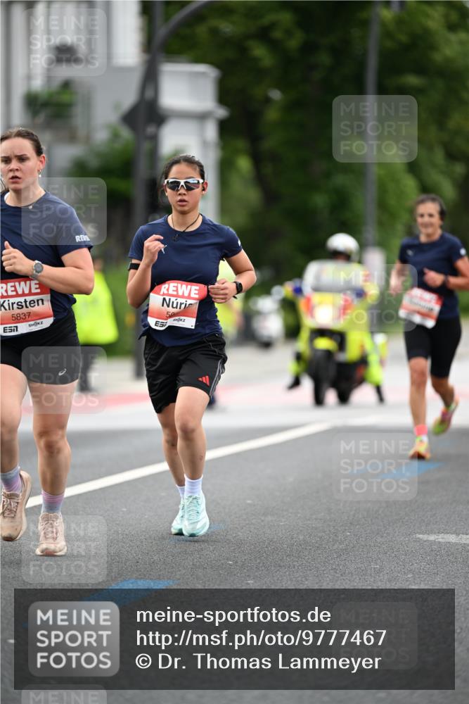 14.06.2026 - REWE Women's Run Dr. Thomas Lammeyer http://msf.ph/oto/9777467 14.06.2026 10:40:56 Laufen 5837, 500 meine-sportfotos.de