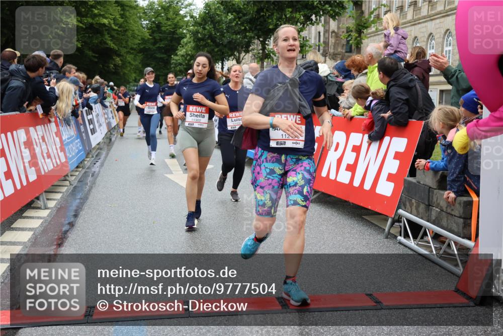 14.06.2026 - REWE Women's Run Strokosch-Dieckow http://msf.ph/oto/9777504 14.06.2026 09:57:02 Ziel 10253, 10479, 10773, 11132, 11214, 11283, 11302, 11312, 11436, 11509, 11535 meine-sportfotos.de