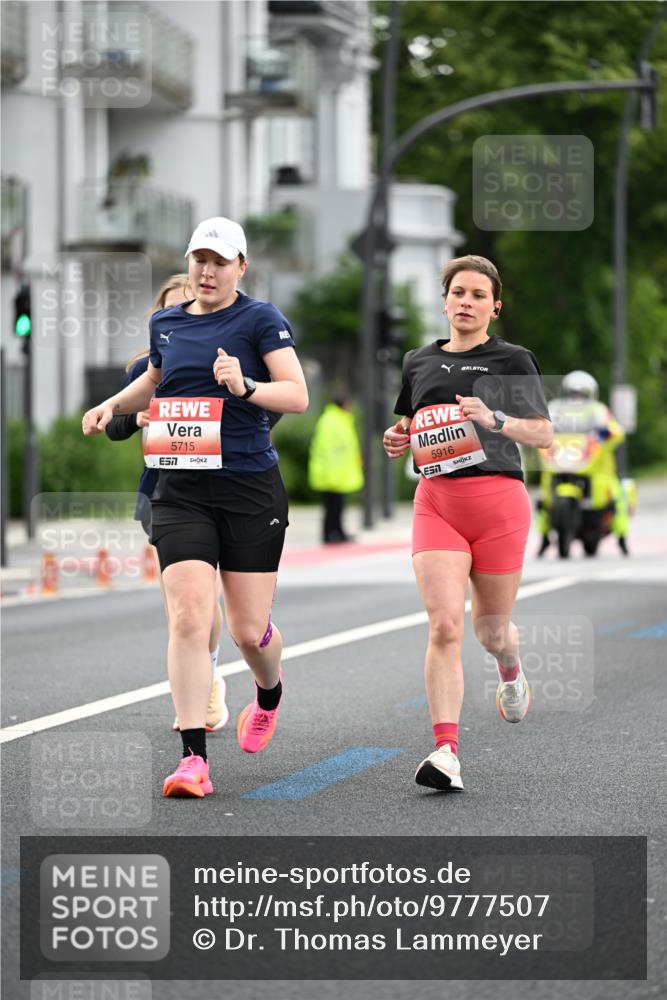 14.06.2026 - REWE Women's Run Dr. Thomas Lammeyer http://msf.ph/oto/9777507 14.06.2026 10:41:02 Laufen 5715, 57, 5916 meine-sportfotos.de