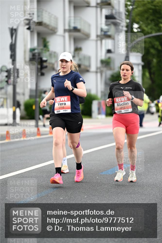 14.06.2026 - REWE Women's Run Dr. Thomas Lammeyer http://msf.ph/oto/9777512 14.06.2026 10:41:03 Laufen 5715, 57, 5916 meine-sportfotos.de