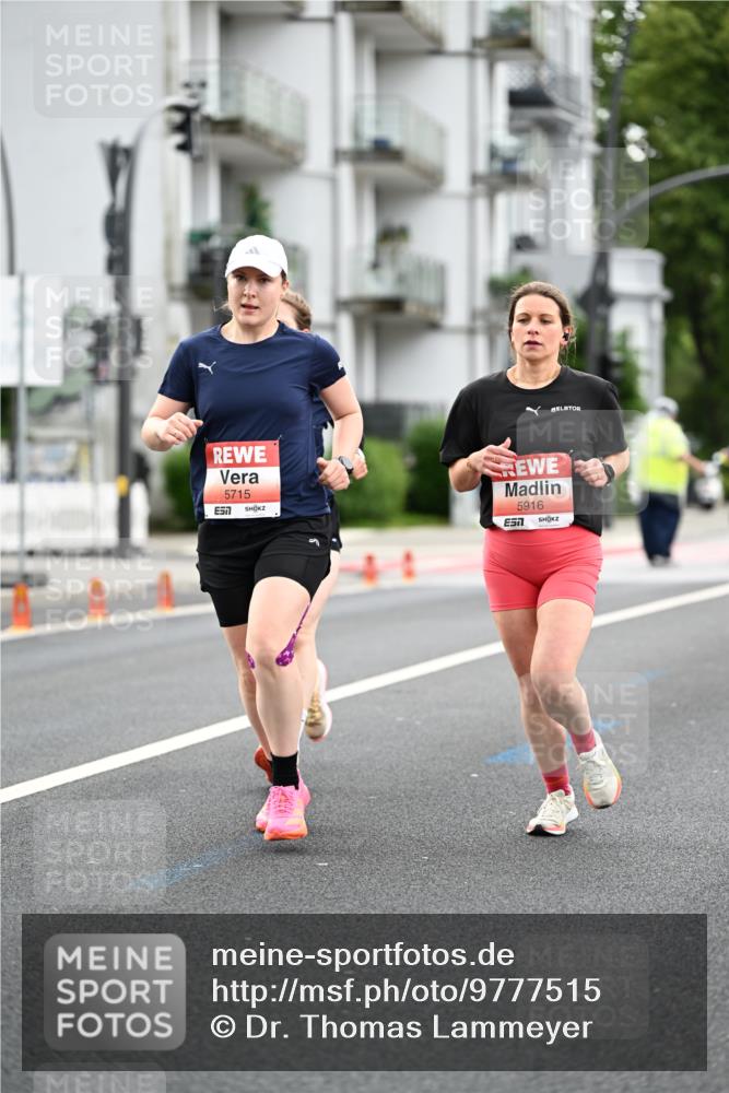 14.06.2026 - REWE Women's Run Dr. Thomas Lammeyer http://msf.ph/oto/9777515 14.06.2026 10:41:03 Laufen 5715, 57, 5916 meine-sportfotos.de