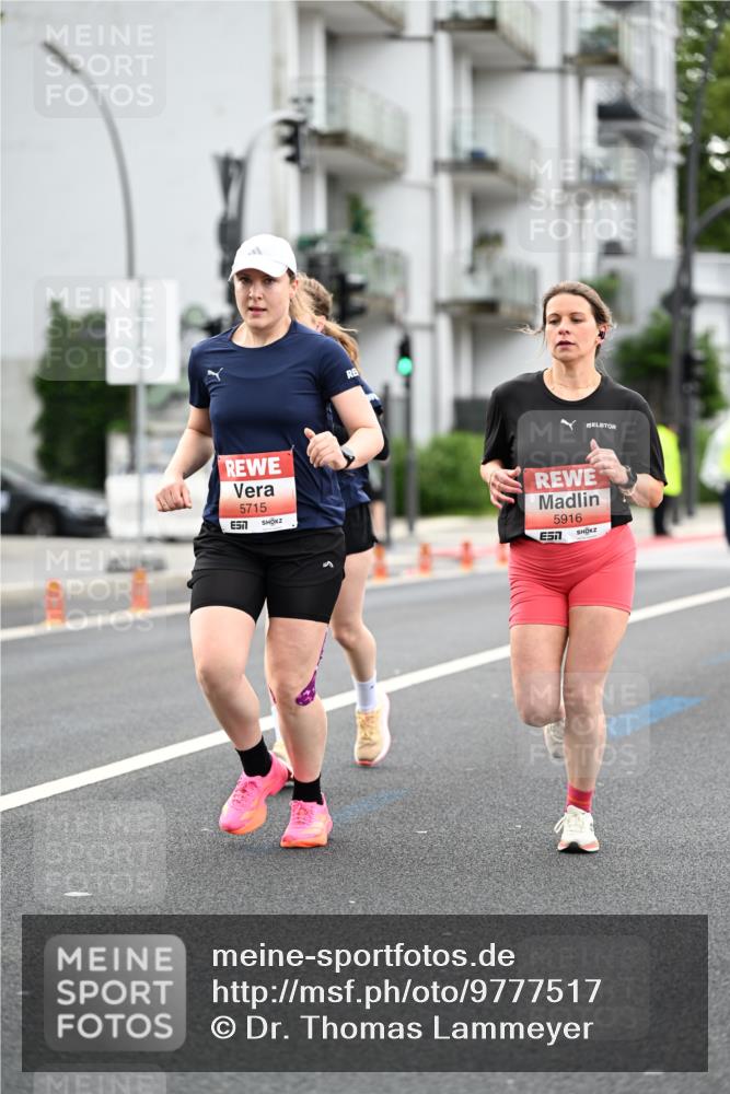 14.06.2026 - REWE Women's Run Dr. Thomas Lammeyer http://msf.ph/oto/9777517 14.06.2026 10:41:03 Laufen 5715, 7, 5916 meine-sportfotos.de