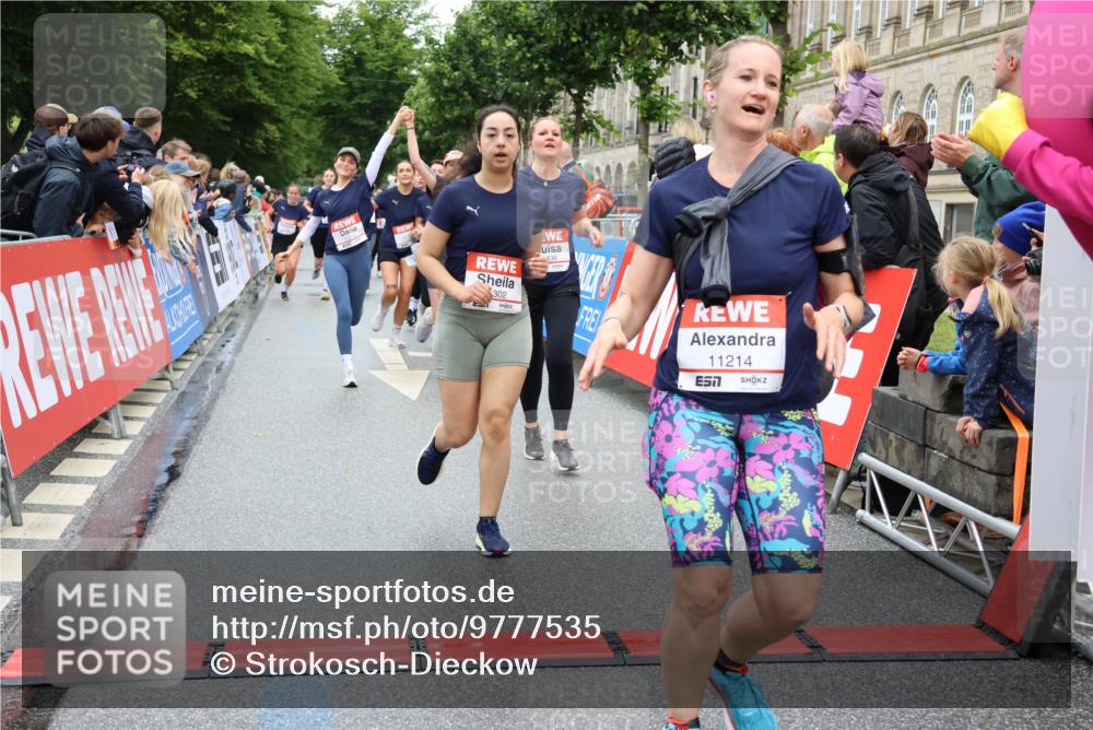 14.06.2026 - REWE Women's Run Strokosch-Dieckow http://msf.ph/oto/9777535 14.06.2026 09:57:03 Ziel 10253, 10479, 10773, 10844, 11055, 11132, 11214, 11302, 11312, 11436, 11509, 11535 meine-sportfotos.de