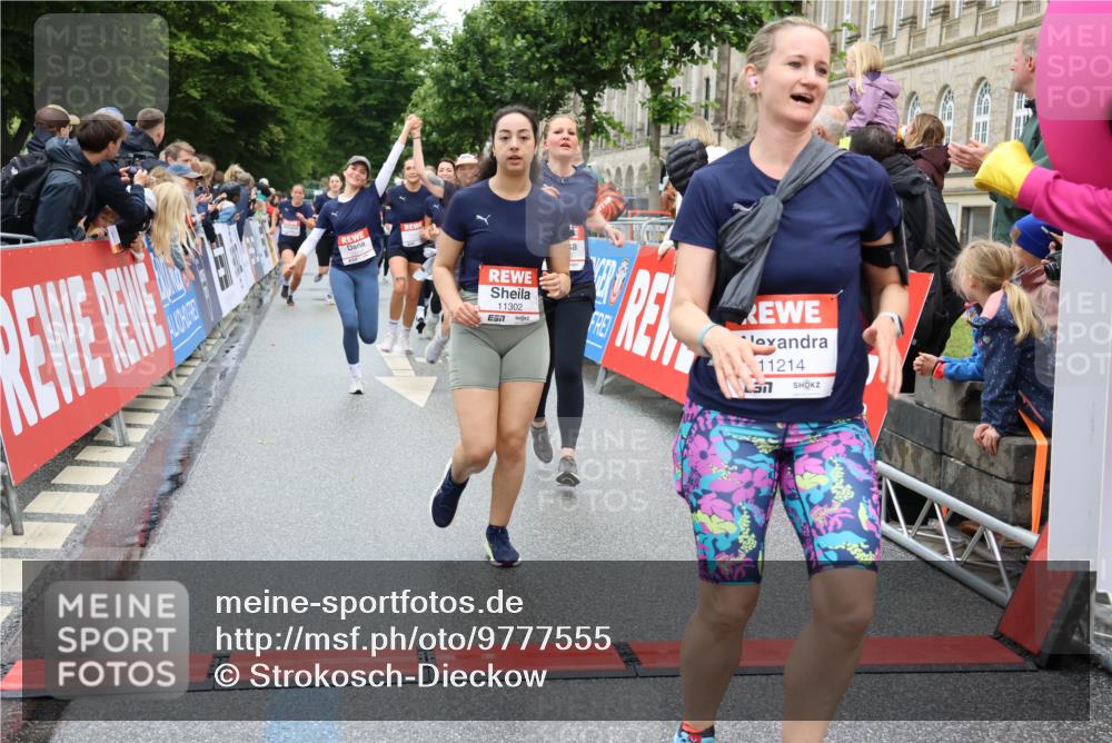 14.06.2026 - REWE Women's Run Strokosch-Dieckow http://msf.ph/oto/9777555 14.06.2026 09:57:03 Ziel 10253, 10479, 10773, 10844, 11055, 11132, 11214, 11302, 11312, 11436, 11509, 11535 meine-sportfotos.de