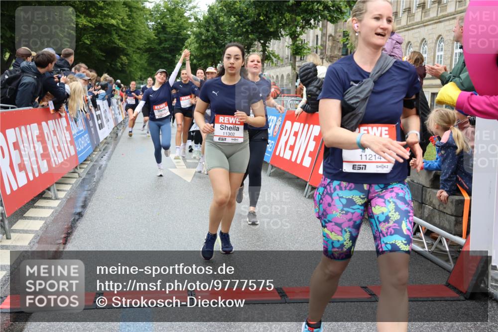 14.06.2026 - REWE Women's Run Strokosch-Dieckow http://msf.ph/oto/9777575 14.06.2026 09:57:03 Ziel 10253, 10479, 10773, 10844, 11055, 11132, 11214, 11302, 11312, 11436, 11509, 11535 meine-sportfotos.de