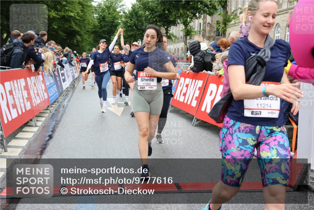 14.06.2026 - REWE Women's Run Strokosch-Dieckow http://msf.ph/oto/9777616 14.06.2026 09:57:03 Ziel 10253, 10479, 10773, 10844, 11055, 11132, 11214, 11302, 11312, 11436, 11509, 11535 meine-sportfotos.de