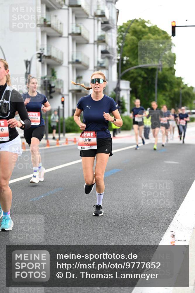 14.06.2026 - REWE Women's Run Dr. Thomas Lammeyer http://msf.ph/oto/9777652 14.06.2026 10:41:29 Laufen 461, 5527, 57 meine-sportfotos.de
