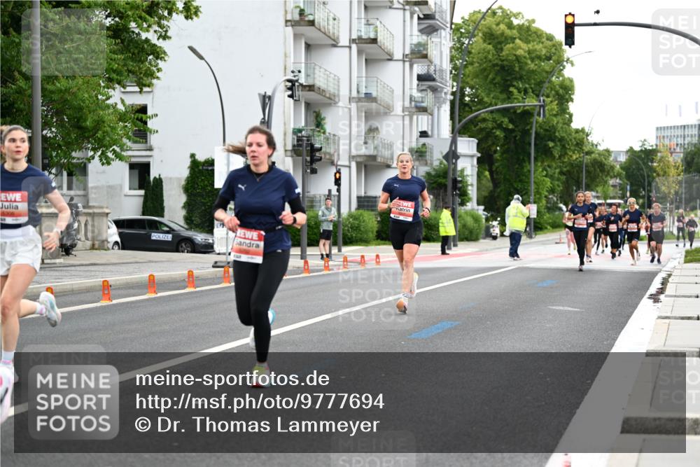 14.06.2026 - REWE Women's Run Dr. Thomas Lammeyer http://msf.ph/oto/9777694 14.06.2026 10:41:38 Laufen 6308, 494 meine-sportfotos.de
