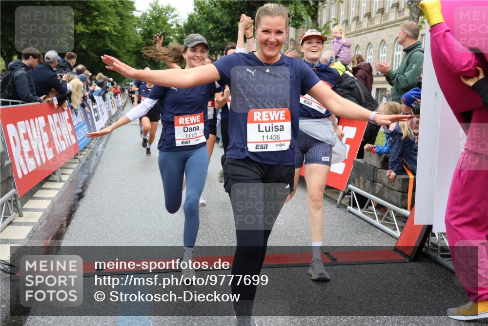14.06.2026 - REWE Women's Run Strokosch-Dieckow http://msf.ph/oto/9777699 14.06.2026 09:57:05 Ziel 10167, 10253, 10479, 10773, 10844, 11055, 11132, 11214, 11302, 11312, 11436, 11509, 11535 meine-sportfotos.de
