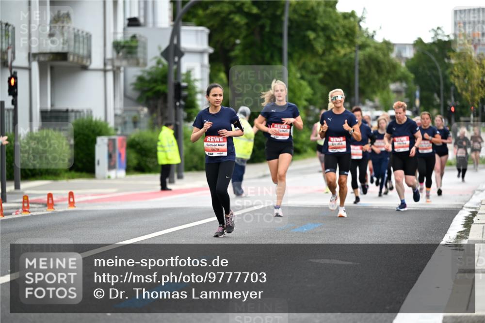 14.06.2026 - REWE Women's Run Dr. Thomas Lammeyer http://msf.ph/oto/9777703 14.06.2026 10:41:41 Laufen 5679, 7 meine-sportfotos.de