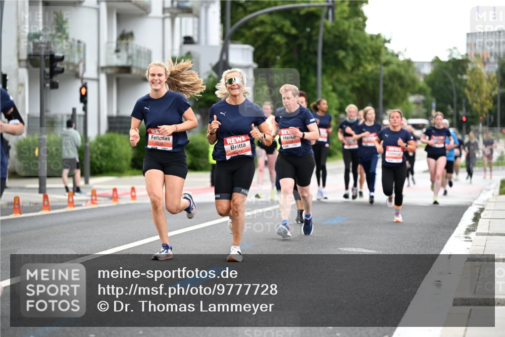 14.06.2026 - REWE Women's Run Dr. Thomas Lammeyer http://msf.ph/oto/9777728 14.06.2026 10:41:44 Laufen 5245, 5244, 5333 meine-sportfotos.de