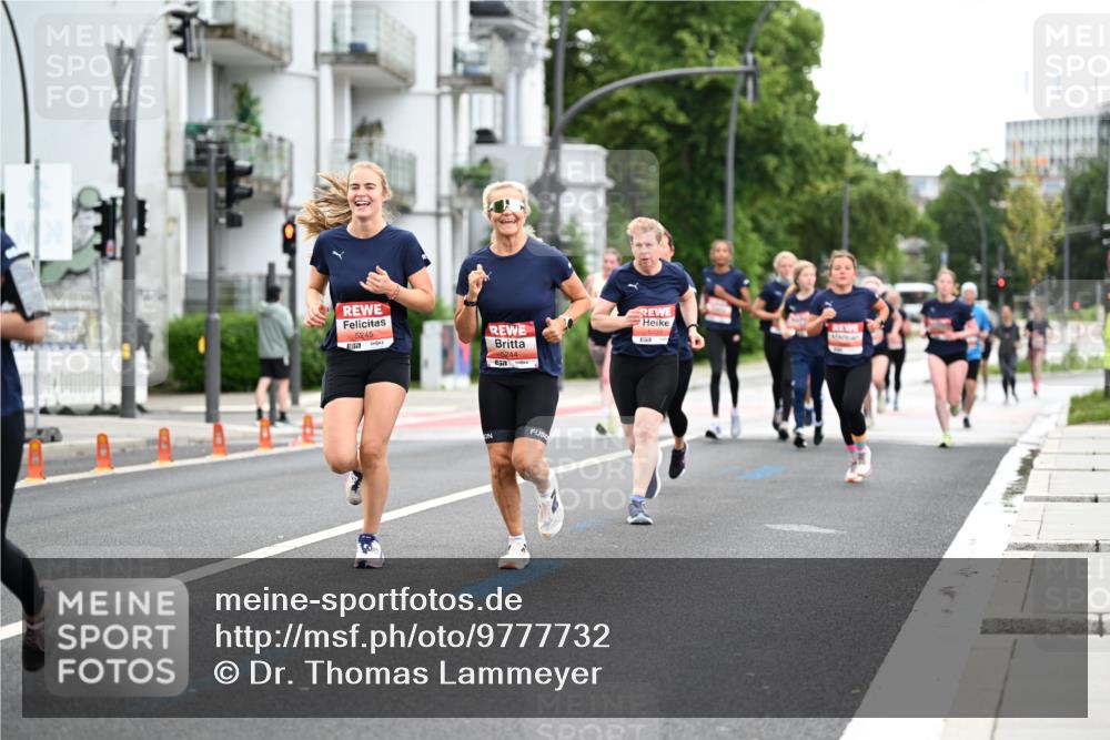 14.06.2026 - REWE Women's Run Dr. Thomas Lammeyer http://msf.ph/oto/9777732 14.06.2026 10:41:45 Laufen 5245, 5244, 5333 meine-sportfotos.de