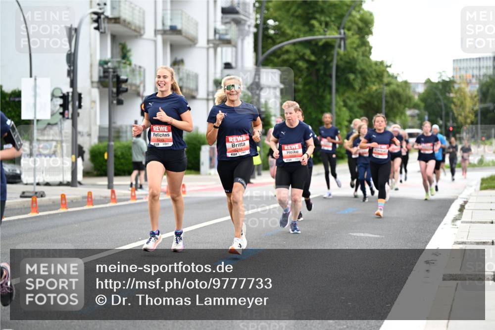14.06.2026 - REWE Women's Run Dr. Thomas Lammeyer http://msf.ph/oto/9777733 14.06.2026 10:41:45 Laufen 5245, 6244 meine-sportfotos.de