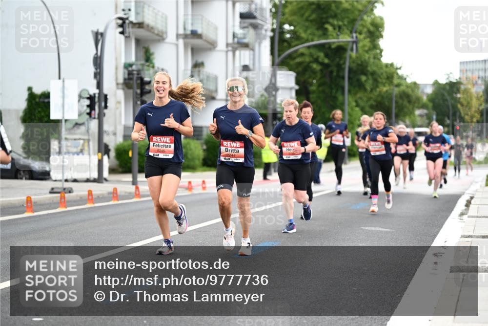 14.06.2026 - REWE Women's Run Dr. Thomas Lammeyer http://msf.ph/oto/9777736 14.06.2026 10:41:45 Laufen 5245, 57, 5244, 651 meine-sportfotos.de
