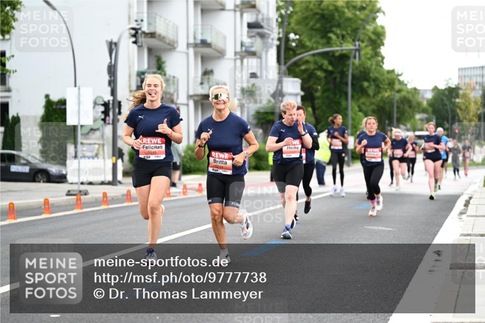 14.06.2026 - REWE Women's Run Dr. Thomas Lammeyer http://msf.ph/oto/9777738 14.06.2026 10:41:45 Laufen 5245, 5244, 57 meine-sportfotos.de