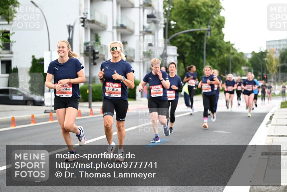 14.06.2026 - REWE Women's Run Dr. Thomas Lammeyer http://msf.ph/oto/9777741 14.06.2026 10:41:46 Laufen 5245, 5, 5244 meine-sportfotos.de
