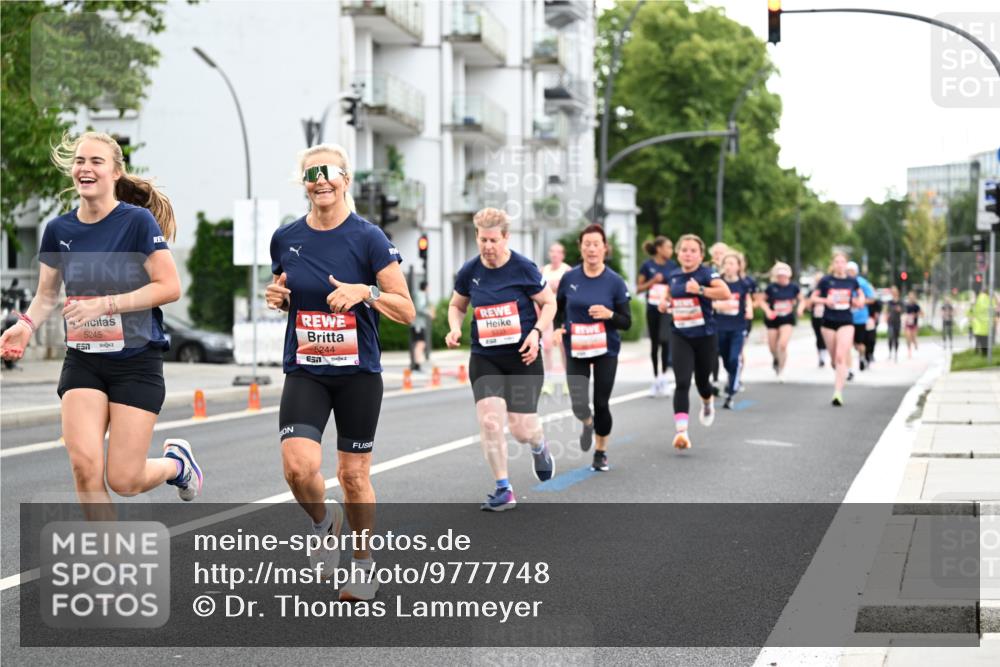 14.06.2026 - REWE Women's Run Dr. Thomas Lammeyer http://msf.ph/oto/9777748 14.06.2026 10:41:47 Laufen 5245, 5244 meine-sportfotos.de