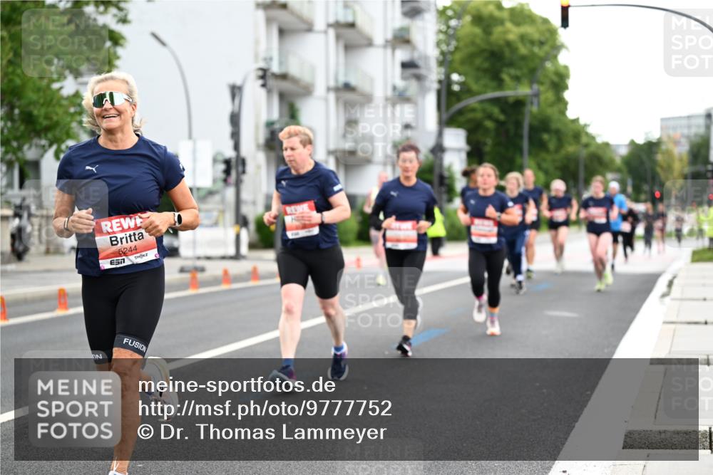 14.06.2026 - REWE Women's Run Dr. Thomas Lammeyer http://msf.ph/oto/9777752 14.06.2026 10:41:47 Laufen 5244 meine-sportfotos.de