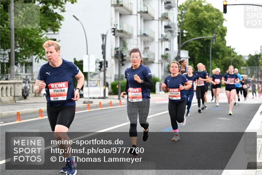14.06.2026 - REWE Women's Run Dr. Thomas Lammeyer http://msf.ph/oto/9777760 14.06.2026 10:41:48 Laufen 5333, 6069, 5868 meine-sportfotos.de