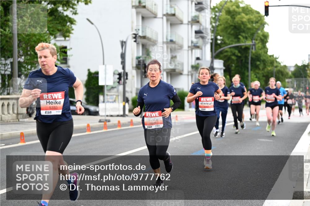 14.06.2026 - REWE Women's Run Dr. Thomas Lammeyer http://msf.ph/oto/9777762 14.06.2026 10:41:48 Laufen 5333, 57, 6069, 7, 5868, 57 meine-sportfotos.de