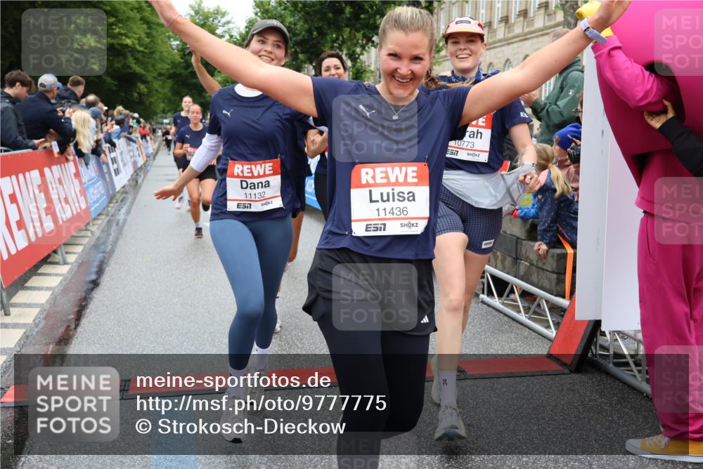 14.06.2026 - REWE Women's Run Strokosch-Dieckow http://msf.ph/oto/9777775 14.06.2026 09:57:05 Ziel 10167, 10253, 10479, 10773, 10844, 11055, 11132, 11214, 11302, 11312, 11436, 11509, 11535 meine-sportfotos.de