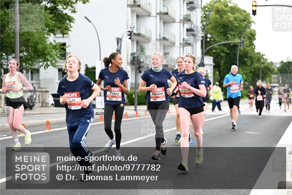 14.06.2026 - REWE Women's Run Dr. Thomas Lammeyer http://msf.ph/oto/9777782 14.06.2026 10:41:51 Laufen 5778, 5287, 57, 5806, 7, 5021 meine-sportfotos.de