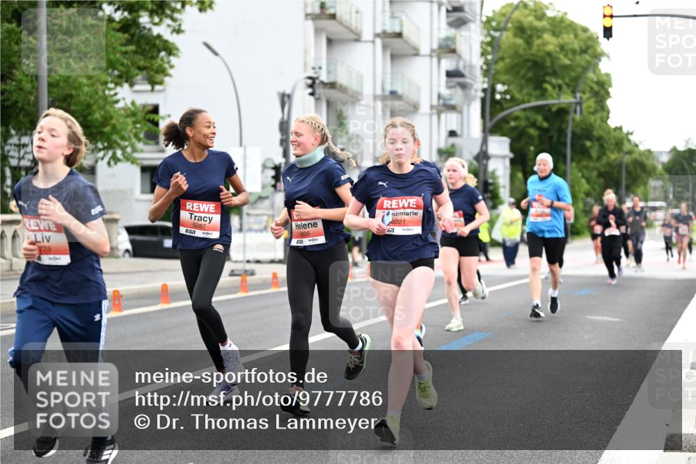 14.06.2026 - REWE Women's Run Dr. Thomas Lammeyer http://msf.ph/oto/9777786 14.06.2026 10:41:52 Laufen 778, 5287, 5806, 51, 5021 meine-sportfotos.de