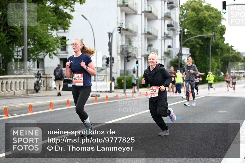 14.06.2026 - REWE Women's Run Dr. Thomas Lammeyer http://msf.ph/oto/9777825 14.06.2026 10:41:57 Laufen 5911, 100, 600 meine-sportfotos.de