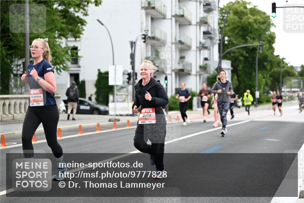 14.06.2026 - REWE Women's Run Dr. Thomas Lammeyer http://msf.ph/oto/9777828 14.06.2026 10:41:57 Laufen 5911, 57, 5500, 7 meine-sportfotos.de