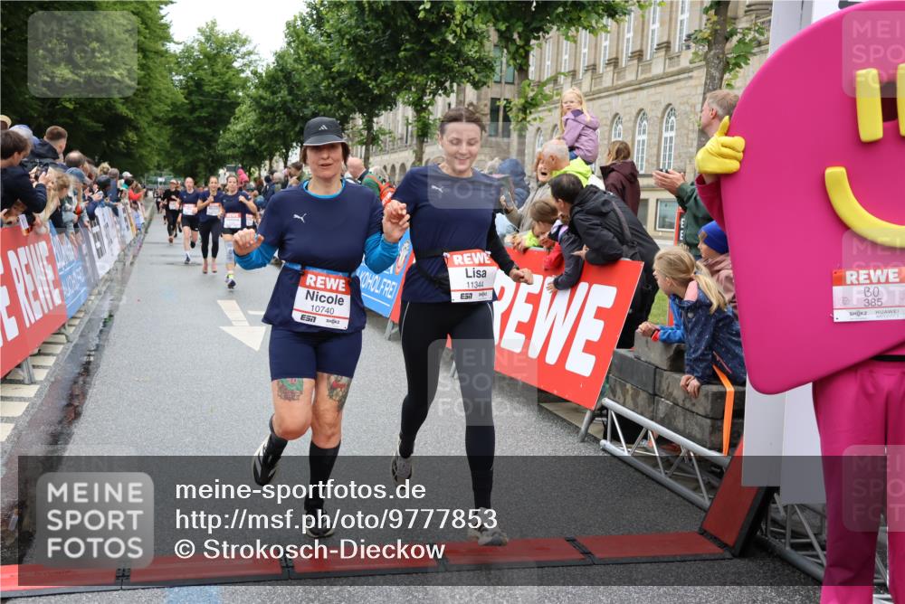 14.06.2026 - REWE Women's Run Strokosch-Dieckow http://msf.ph/oto/9777853 14.06.2026 09:57:10 Ziel 10131, 10167, 10253, 10287, 10463, 10479, 10740, 10773, 10844, 11055, 11132, 11214, 11302, 11344, 11436, 11509, 11535 meine-sportfotos.de