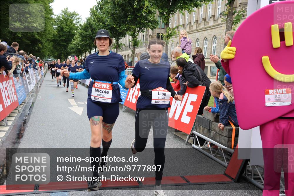14.06.2026 - REWE Women's Run Strokosch-Dieckow http://msf.ph/oto/9777897 14.06.2026 09:57:10 Ziel 10131, 10167, 10253, 10287, 10463, 10479, 10740, 10773, 10844, 11055, 11132, 11214, 11302, 11344, 11436, 11509, 11535 meine-sportfotos.de