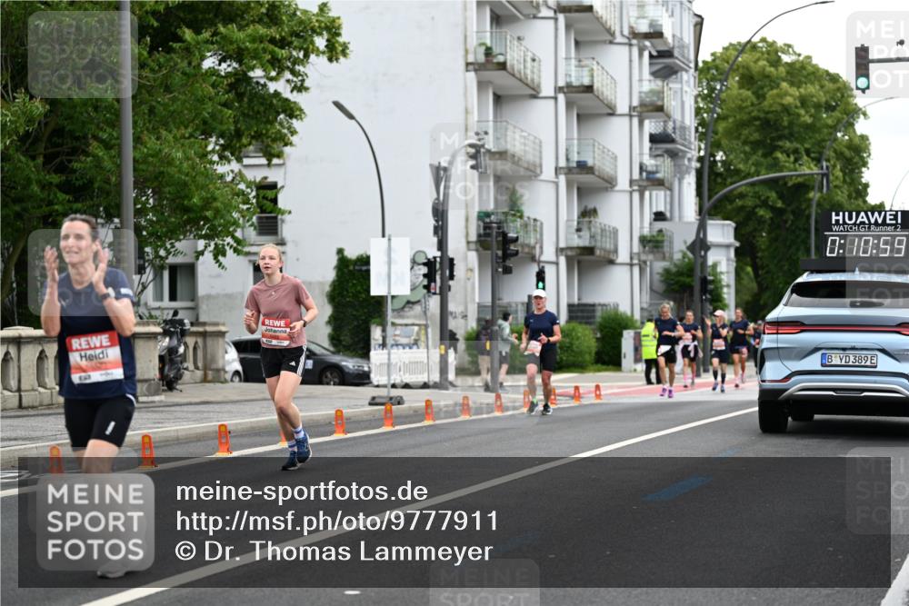 14.06.2026 - REWE Women's Run Dr. Thomas Lammeyer http://msf.ph/oto/9777911 14.06.2026 10:42:08 Laufen 2, 0, 00, 59, 389 meine-sportfotos.de