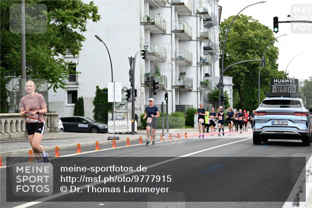 14.06.2026 - REWE Women's Run Dr. Thomas Lammeyer http://msf.ph/oto/9777915 14.06.2026 10:42:09 Laufen 2, 8, 88, 88, 389 meine-sportfotos.de