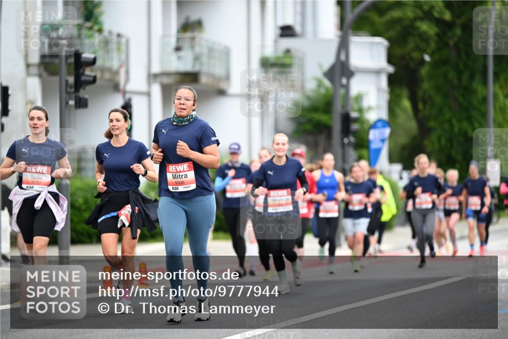 14.06.2026 - REWE Women's Run Dr. Thomas Lammeyer http://msf.ph/oto/9777944 14.06.2026 10:42:15 Laufen 6053, 57, 5006 meine-sportfotos.de