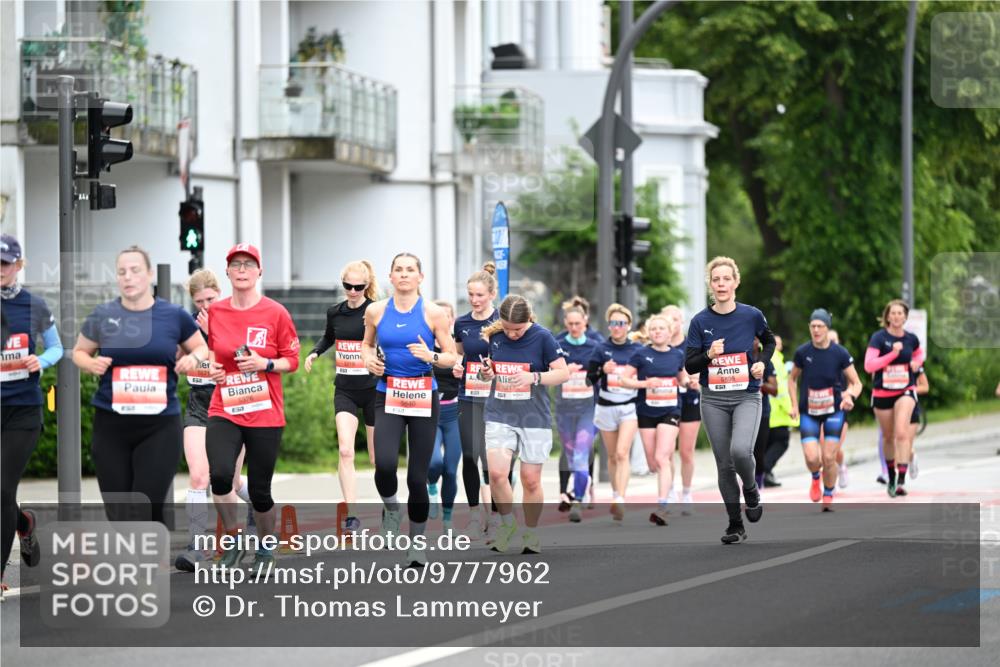 14.06.2026 - REWE Women's Run Dr. Thomas Lammeyer http://msf.ph/oto/9777962 14.06.2026 10:42:18 Laufen 5571, 5376, 5219, 5640, 5218 meine-sportfotos.de