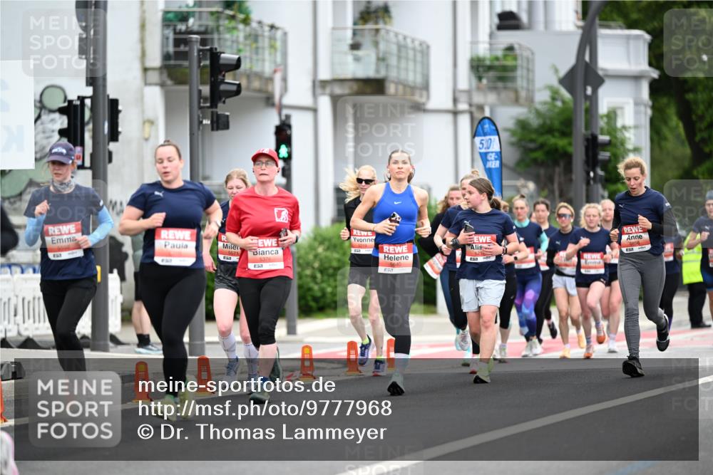14.06.2026 - REWE Women's Run Dr. Thomas Lammeyer http://msf.ph/oto/9777968 14.06.2026 10:42:19 Laufen 5571, 5376, 5219, 5640, 5, 0, 5212, 57, 5898 meine-sportfotos.de