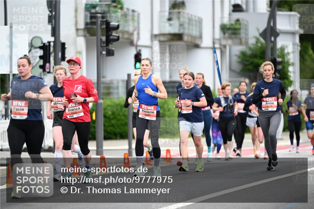 14.06.2026 - REWE Women's Run Dr. Thomas Lammeyer http://msf.ph/oto/9777975 14.06.2026 10:42:20 Laufen 6701, 5376, 5640, 5898 meine-sportfotos.de