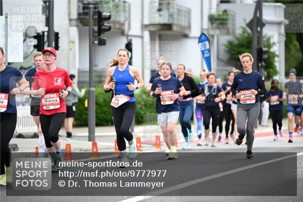 14.06.2026 - REWE Women's Run Dr. Thomas Lammeyer http://msf.ph/oto/9777977 14.06.2026 10:42:20 Laufen 5376, 57, 5, 531, 5898, 657 meine-sportfotos.de