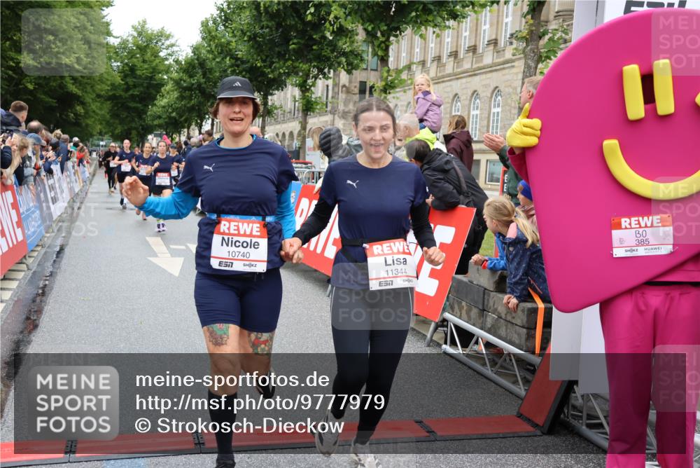 14.06.2026 - REWE Women's Run Strokosch-Dieckow http://msf.ph/oto/9777979 14.06.2026 09:57:10 Ziel 10131, 10167, 10253, 10287, 10463, 10479, 10740, 10773, 10844, 11055, 11132, 11214, 11302, 11344, 11436, 11509, 11535 meine-sportfotos.de