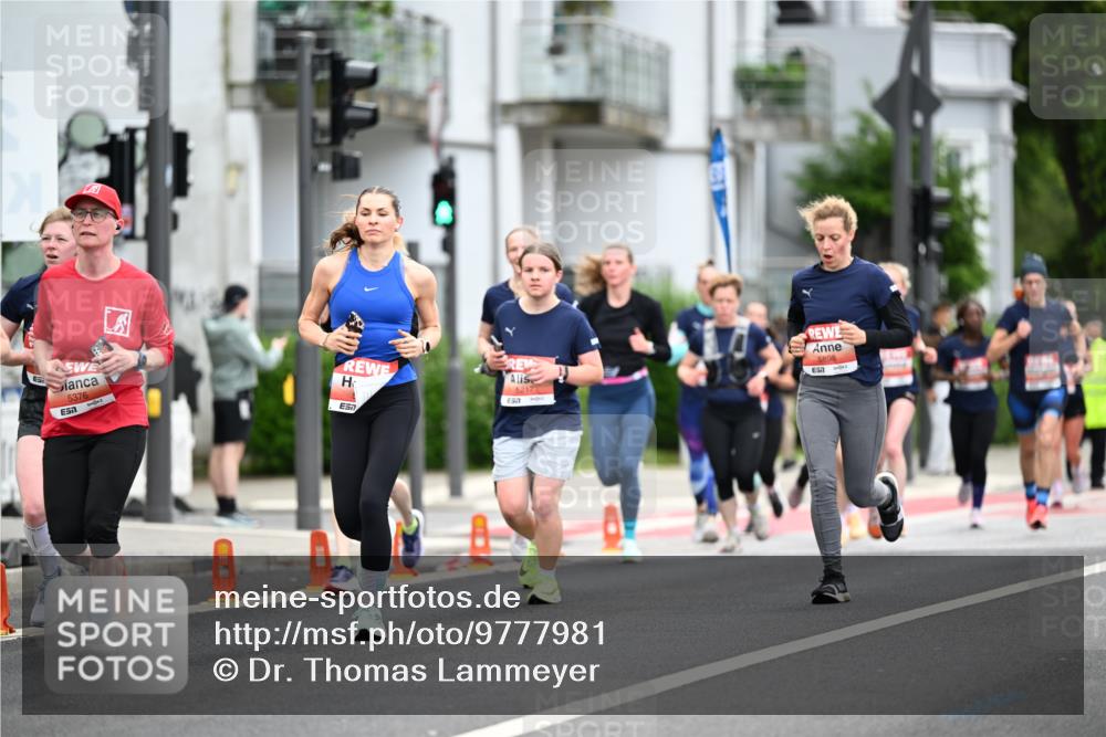 14.06.2026 - REWE Women's Run Dr. Thomas Lammeyer http://msf.ph/oto/9777981 14.06.2026 10:42:20 Laufen 5376, 51, 5217, 657, 5898, 7 meine-sportfotos.de