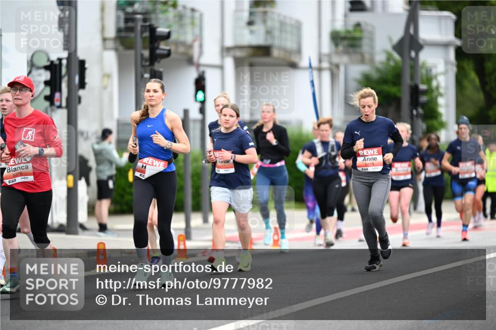 14.06.2026 - REWE Women's Run Dr. Thomas Lammeyer http://msf.ph/oto/9777982 14.06.2026 10:42:20 Laufen 5376, 7, 5217, 5898 meine-sportfotos.de