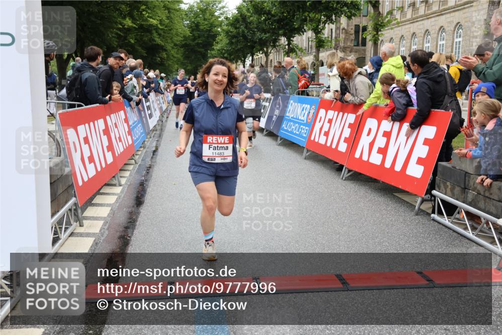 14.06.2026 - REWE Women's Run Strokosch-Dieckow http://msf.ph/oto/9777996 14.06.2026 10:01:01 Ziel 10162, 10188, 10198, 10454, 10613, 10637, 10805, 10905, 11205, 11324, 11422, 11483, 11493 meine-sportfotos.de