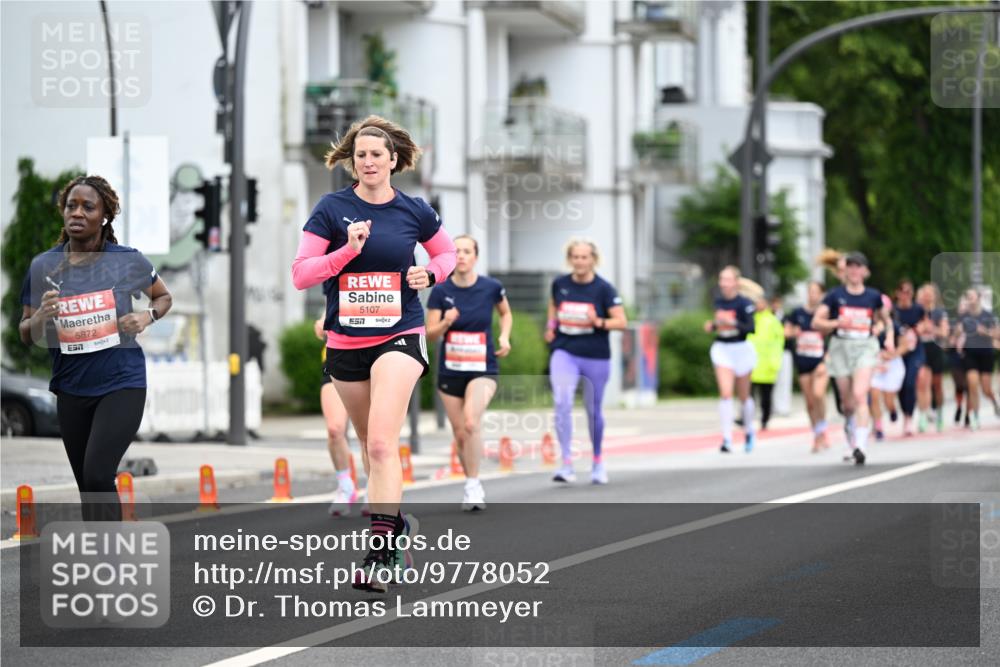14.06.2026 - REWE Women's Run Dr. Thomas Lammeyer http://msf.ph/oto/9778052 14.06.2026 10:42:28 Laufen 5872, 657, 5107, 657 meine-sportfotos.de