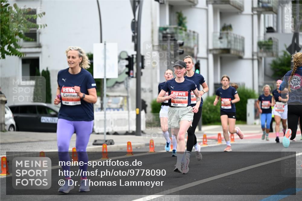 14.06.2026 - REWE Women's Run Dr. Thomas Lammeyer http://msf.ph/oto/9778090 14.06.2026 10:42:33 Laufen 5113, 5581, 7 meine-sportfotos.de